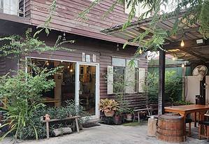 Outside view of Warehouse by Jaang Craft beer