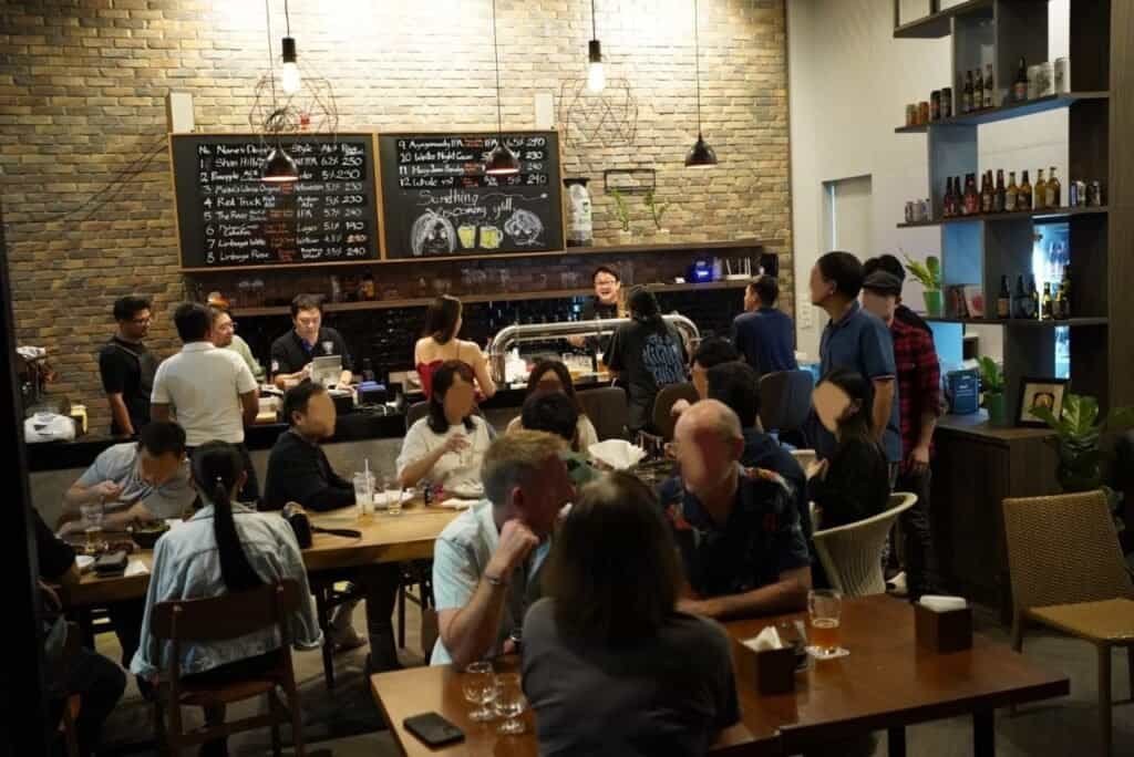 Picture of the crowd at Third Pint Brewpub - Craft Beer 'n Coffee. 
Bangkok Thailand. 