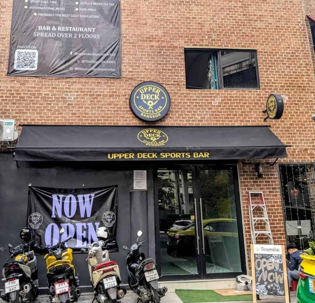 Upper Deck Softly Opens entrance from Soi 20
