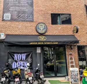 Upper Deck Softly Opens entrance from Soi 20